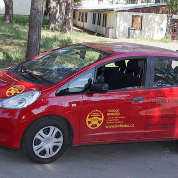 Automobil Automobil